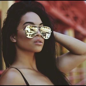 Quay x Desi Perkins High Key Gold
